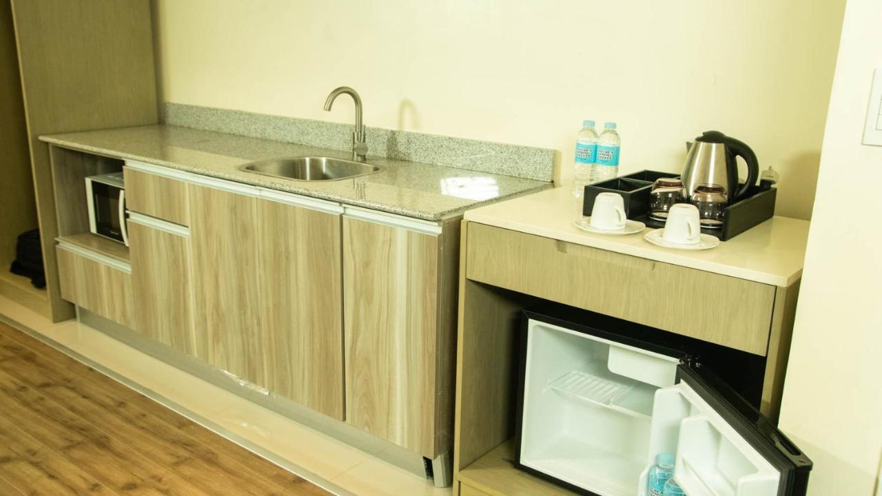 Noble Cebu Hotel Extérieur photo