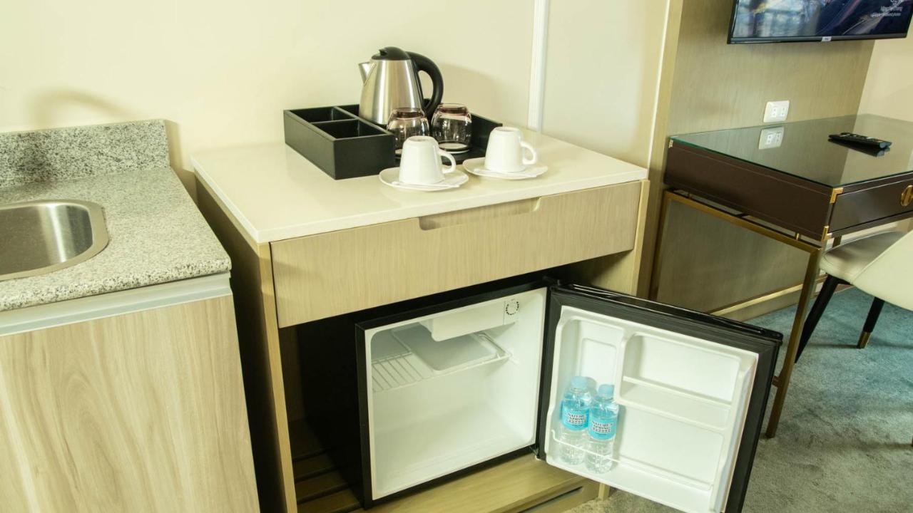 Noble Cebu Hotel Extérieur photo