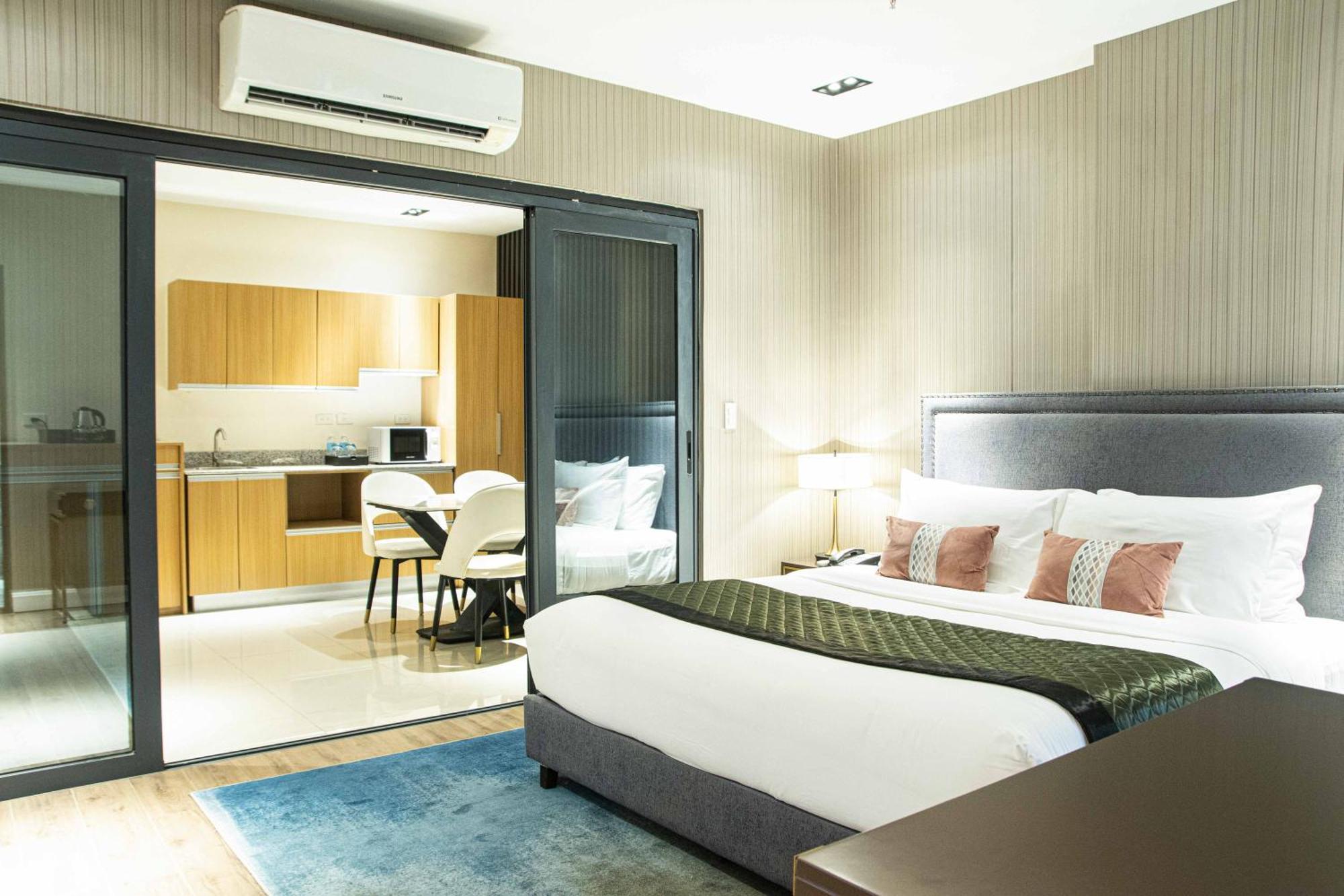 Noble Cebu Hotel Extérieur photo